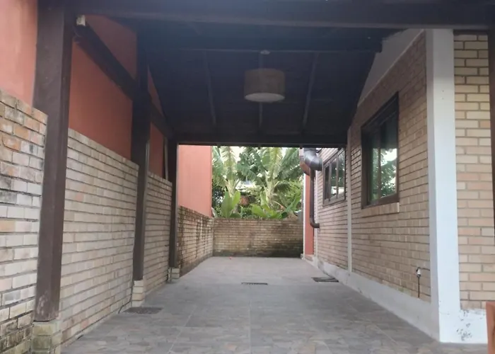 Linda Casa Com 4 Quartos No Santinho Florianopolis